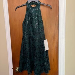 🆕. Sequin dress Prom Girl
Green  Halter Dress size S
Holiday party Christmas